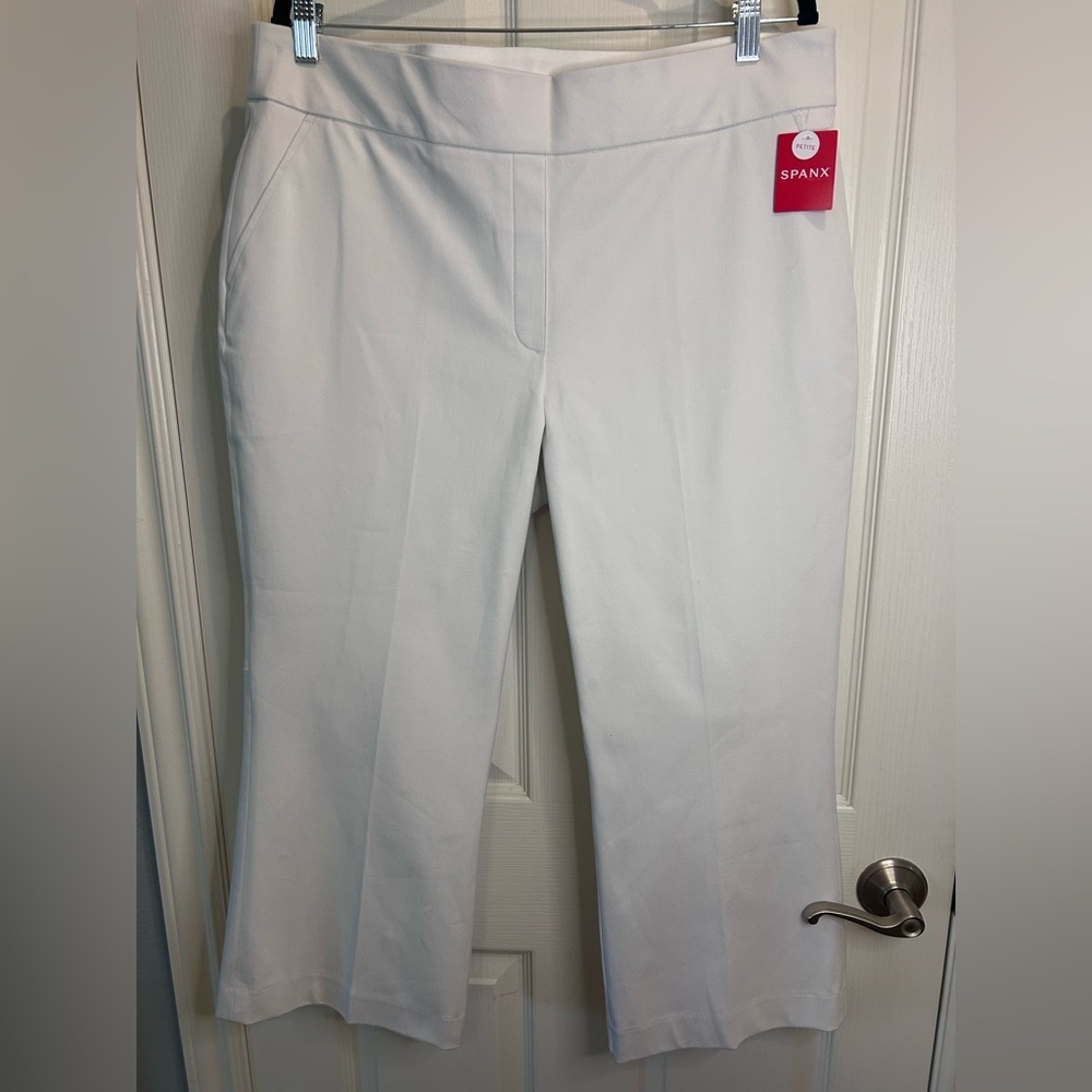 🤍”SPANX” NWT Women's 1X Petite Crisp White Flat Front Capris w/ Back Pockets